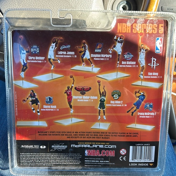 LEBRON JAMES debut McFarlane figure RARE - Picture 3 of 3